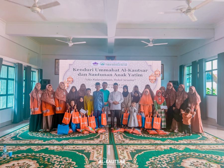Disertai dengan Santunan Anak Yatim, Ummahat Pondok Modern Al-Kautsar Pekanbaru Gelar Kenduri