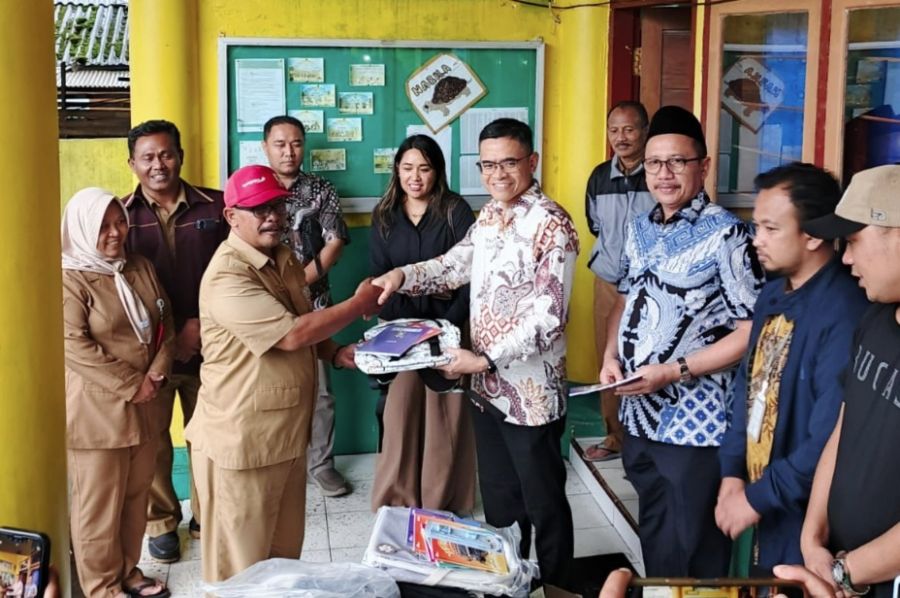 Kemendikdasmen Salurkan Perlengkapan Belajar dan Pendampingan Psikososial untuk Korban Bencana Erups