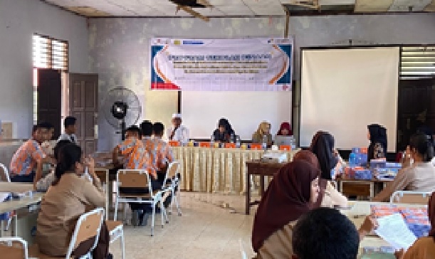PHR dan FMIPA & Kesehatan UMRI Dorong Minat Sains Siswa Melalui Dosen Mengajar dan Praktikum Kimia