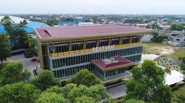 UIR Pertahankan Peringat 1 PTS Terbaik se-Riau Versi EduRank dan 4ICU