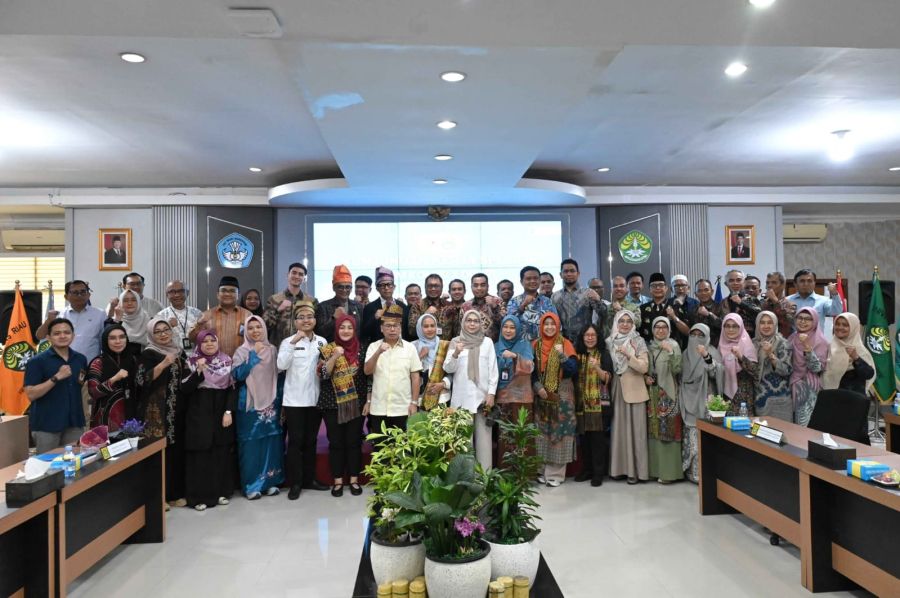 wakil-rektor-ii-unilak-ikuti-rapat-dengan-komisi-x-dpr-ri