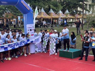 diikuti-1200-peserta-unilak-run-2025-tempuh-jalur-menantang