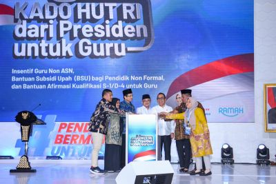 ini-tiga-program-strategis-pemerintah-untuk-peningkatan-kesejahteraan-dan-kompetensi-guru