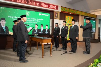 lantik-tiga-wakil-rektor-assoc-prof-admiral-ingatkan-saling-sinergi-dan-berinovasi