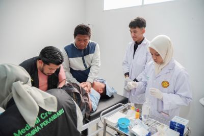 meriahkan-milad-perdana-fakultas-kedokteran-umri-gelar-khitanan-massal-gratis