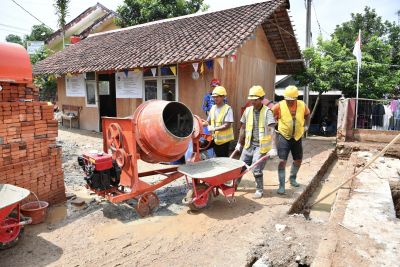 ratusan-siswa-di-leuwibatu-sambut-ruang-belajar-baru-dengan-senang-hati