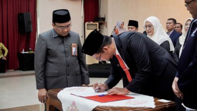 wakil-rektor-iii-umri-jufizal-syahri-dikukuhkan-sebagai-ketua-forpimawa-lldikti-wilayah-xvii