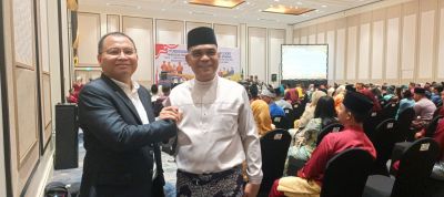 yudisium-ke-lxxi-fakultas-hukum-unilak-diikuti-ketua-dprd-riau